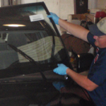 windshield_replacement_technician